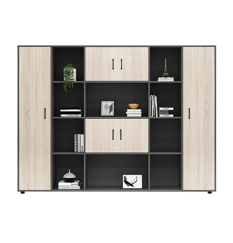 エコ板材　耐久性　大容量　分類収納　扉付き収納　厚い棚板　エッジ加工　キャビネット　収納キャビネット　棚　木目調　落ち着き　実用　ナチュラル　カスタマイズ可能　CWG-M055