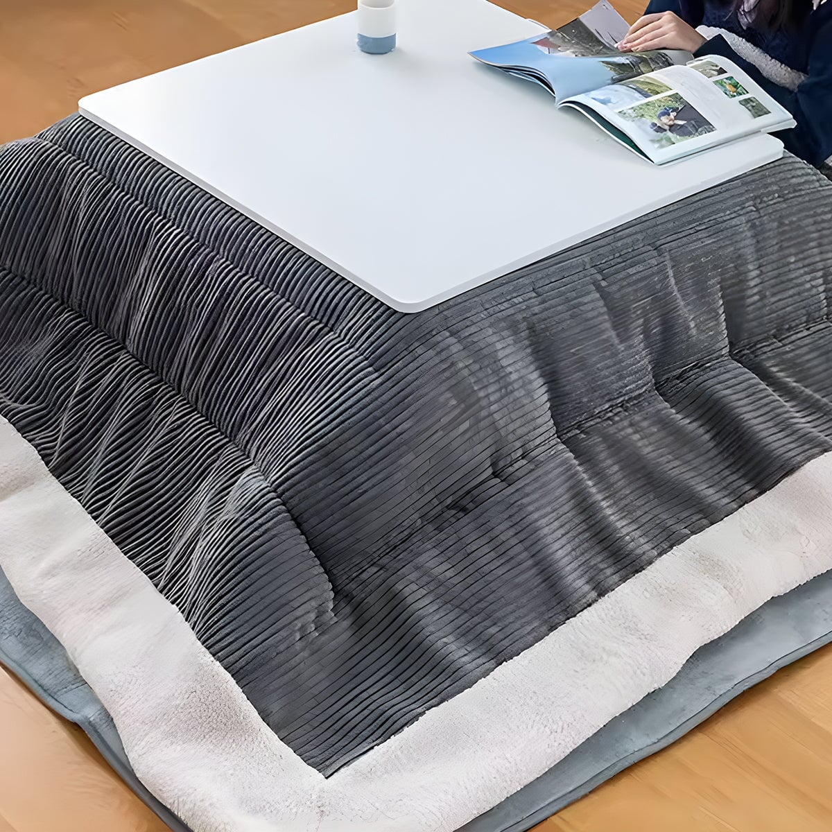 こたつ　中天板式こたつ　こたつ布団　折りたたみ式　コンパクト　省スペース収納　リバーシブルデザインの天板　ハロゲンヒーター　即暖性　温度調節機能　ホワイト　metamall